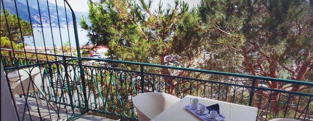 Monterosso Apartments In Servano'S Villas モンテロッソ・アル・マーレ エクステリア 写真